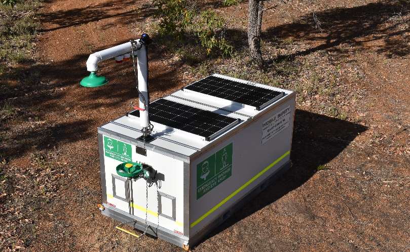 Skid Mounted Portable Safety Shower & Eyewash 1500L Solar Power ...