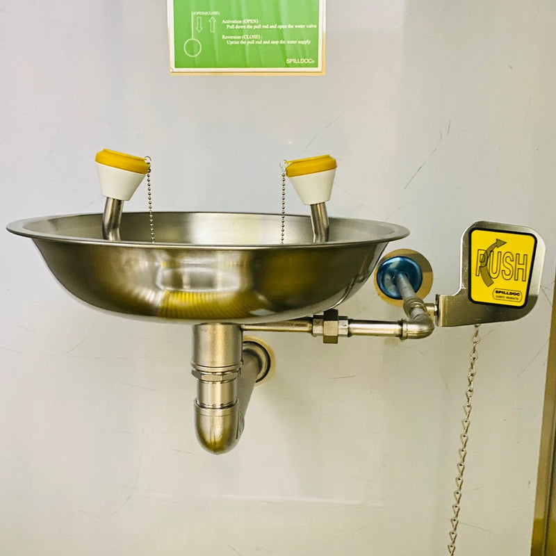 Spilldoc Enclosed Booth Safety Shower & Eyewash Station SDEBR2SE304